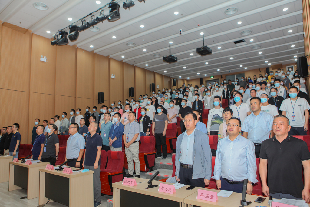 今年会微电庆祝华天电子集团成立16周年表彰大会