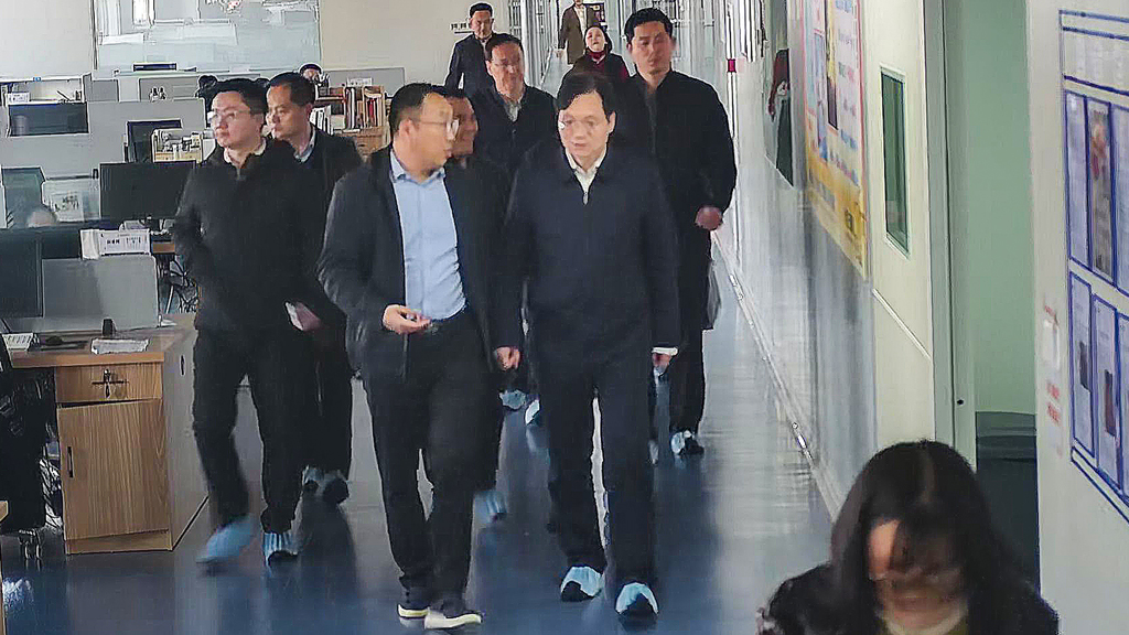省科技厅领导一行来今年会微电调研